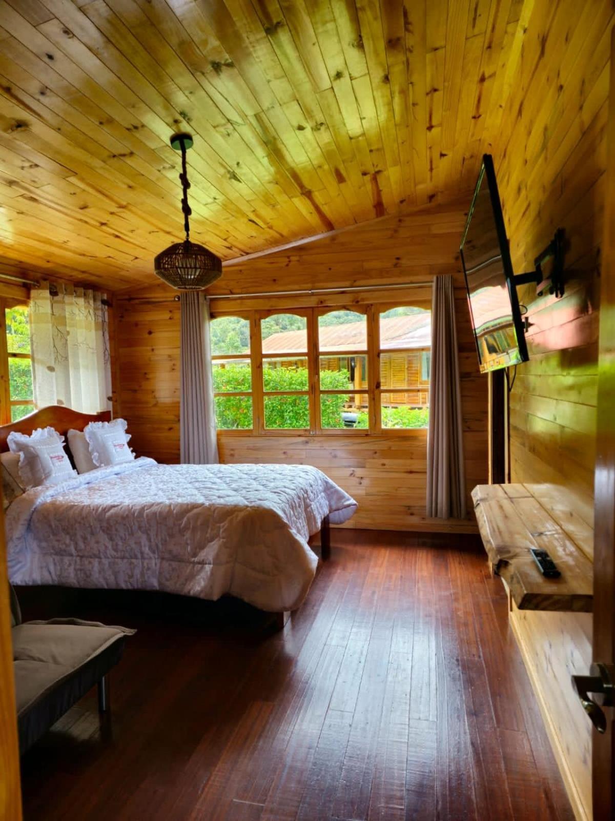 Hassinger Ranch Cabanas Oxapampa Eksteriør bilde