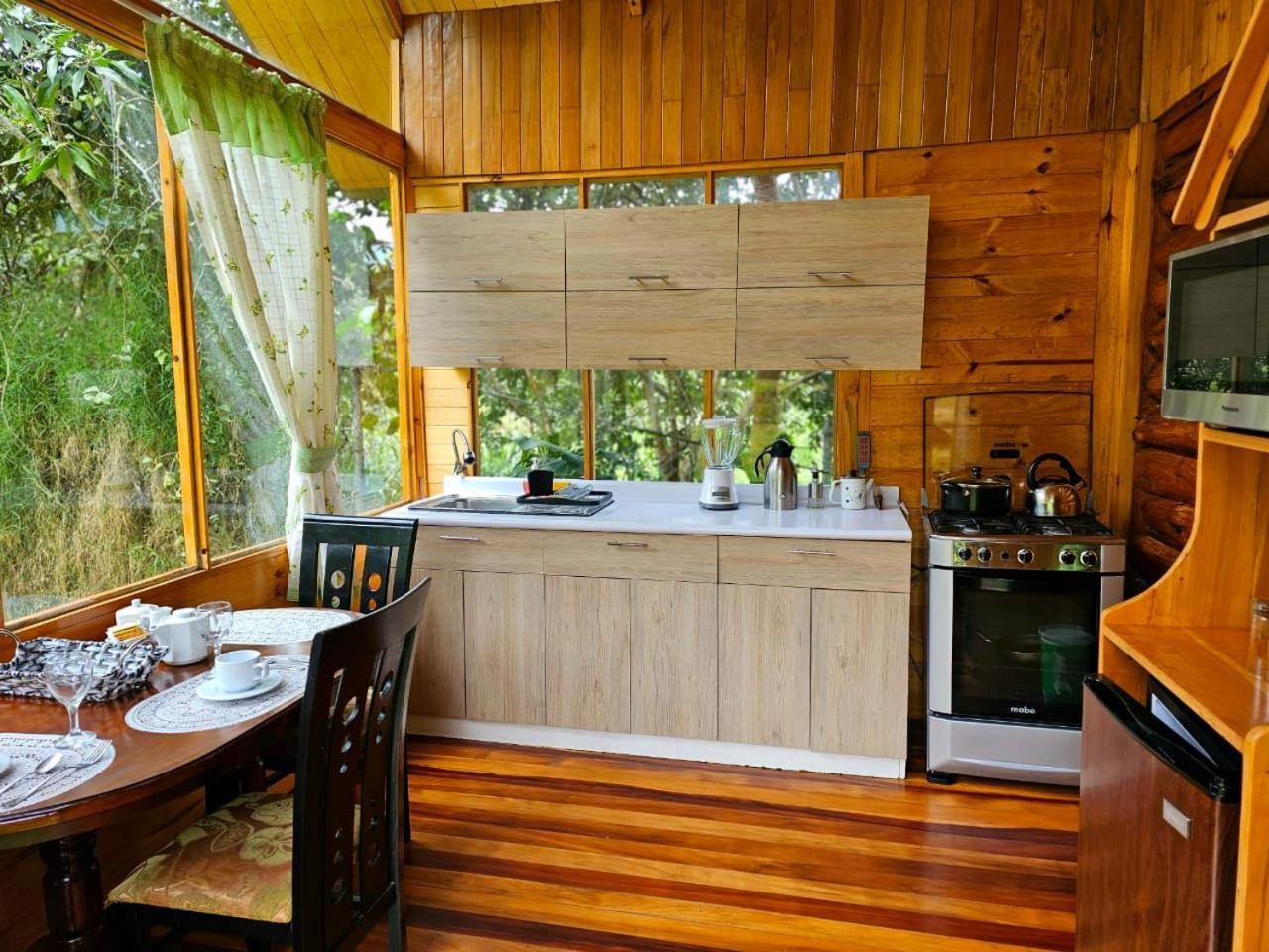 Hassinger Ranch Cabanas Oxapampa Eksteriør bilde
