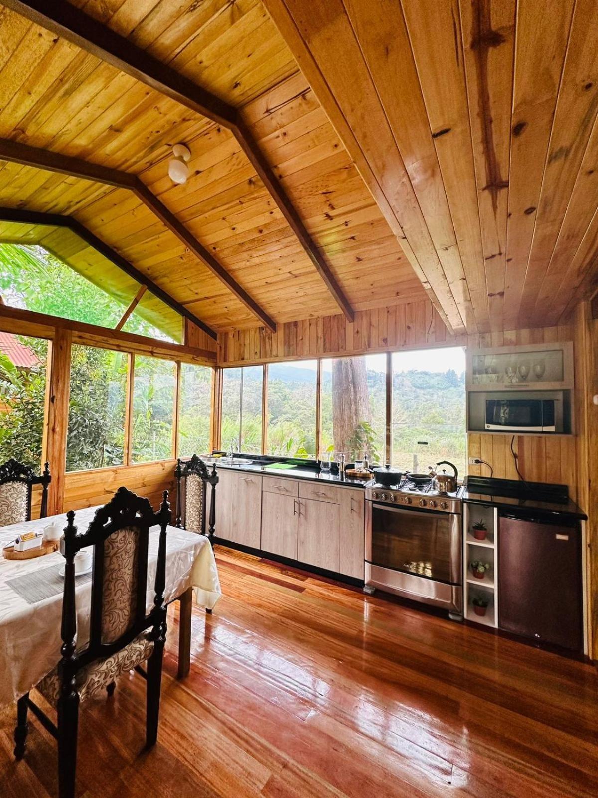 Hassinger Ranch Cabanas Oxapampa Eksteriør bilde