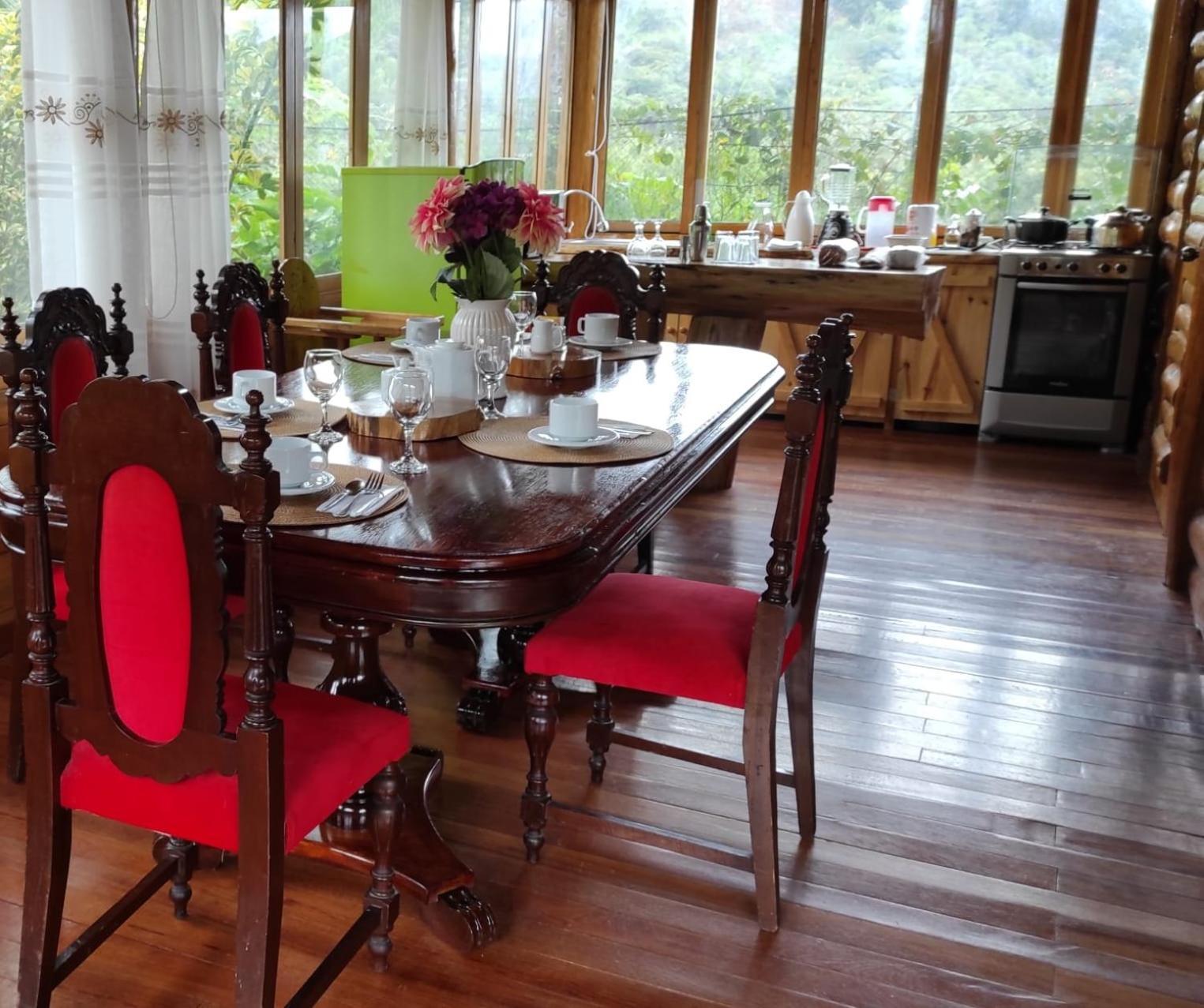 Hassinger Ranch Cabanas Oxapampa Rom bilde