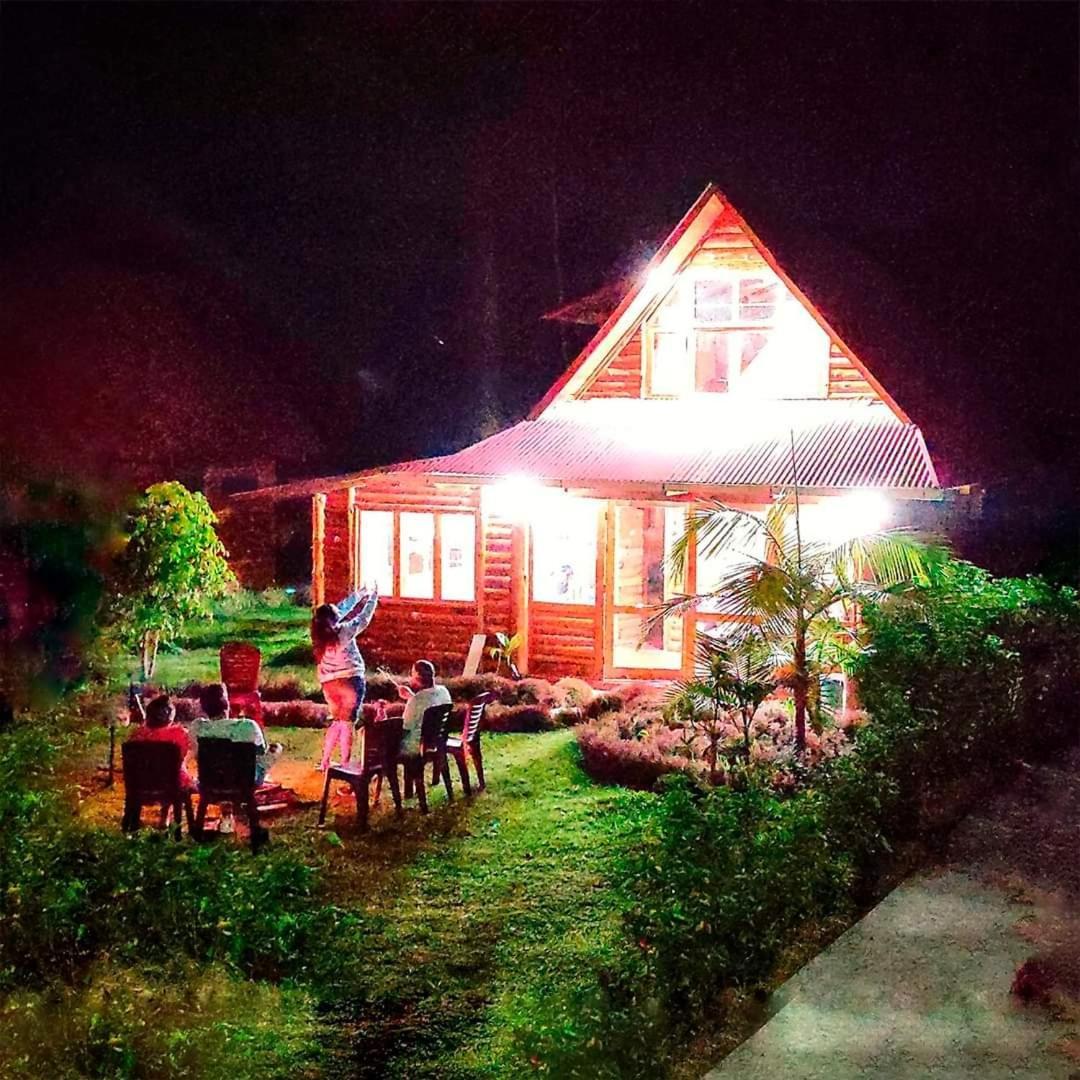 Hassinger Ranch Cabanas Oxapampa Rom bilde
