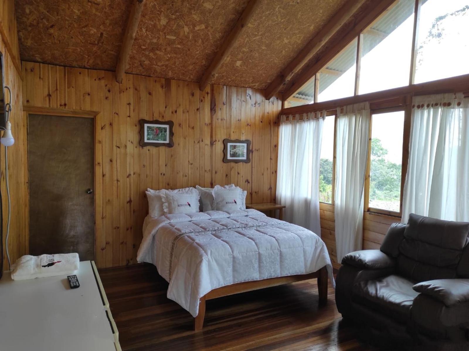 Hassinger Ranch Cabanas Oxapampa Rom bilde