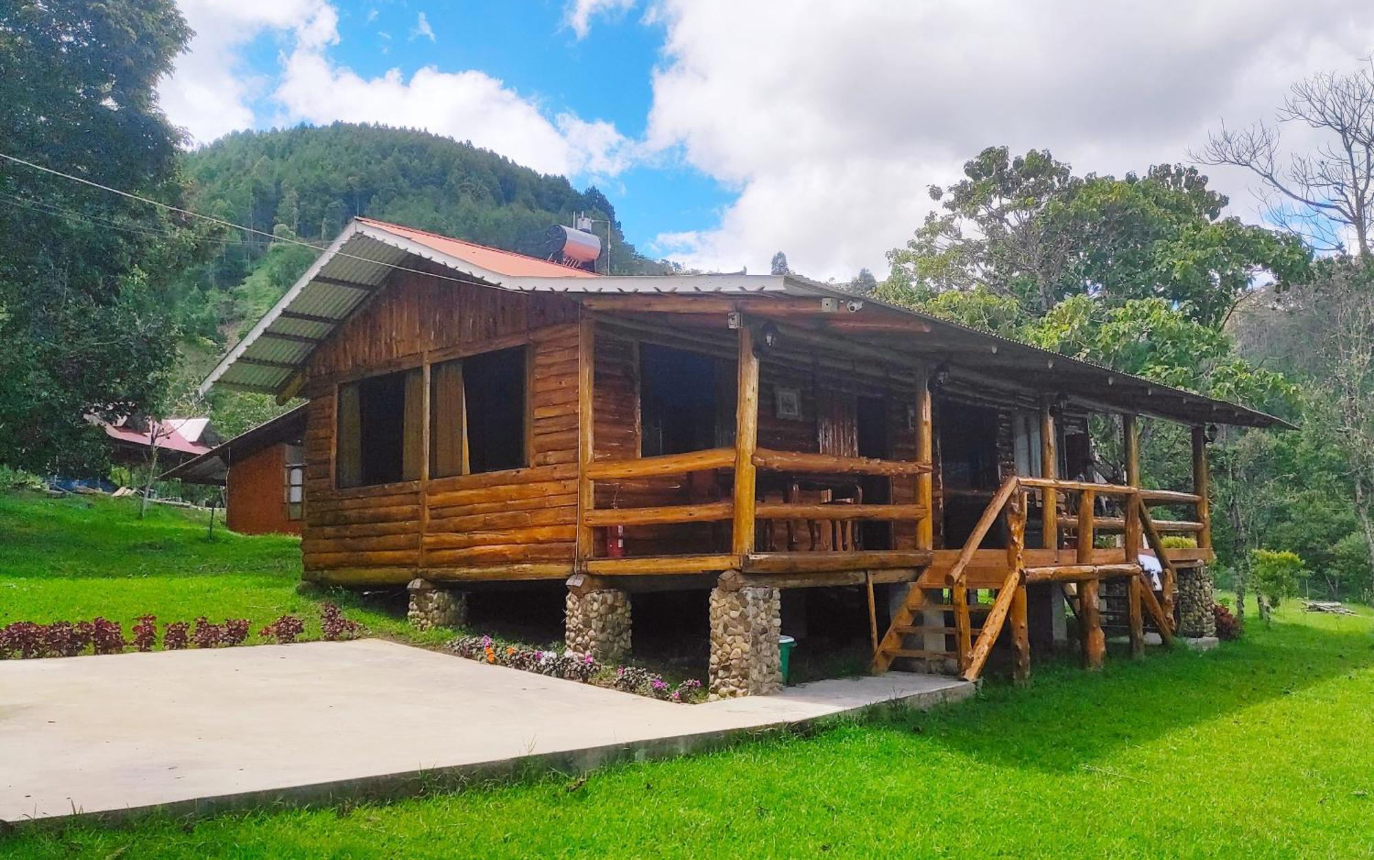 Hassinger Ranch Cabanas Oxapampa Rom bilde
