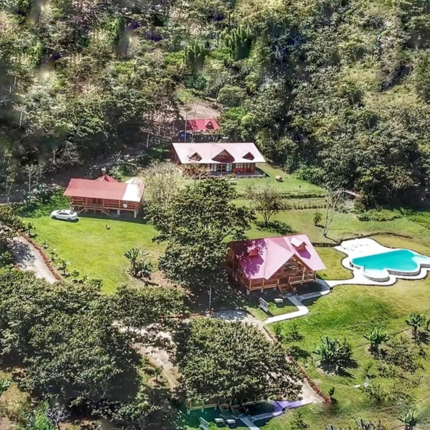 Hassinger Ranch Cabanas Oxapampa Rom bilde